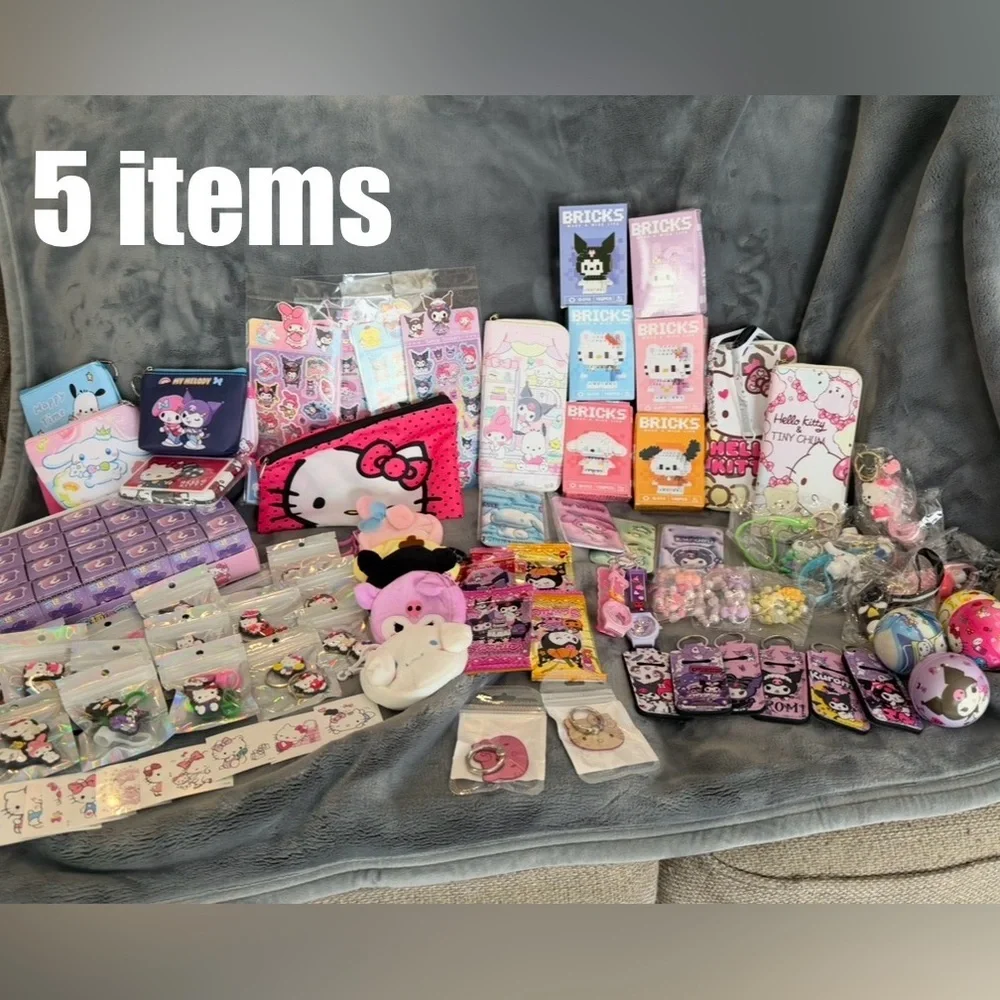 ❤️❤️SANRIO MYSTERY BUNDLE w/ Hello Kitty Gold Crossbody